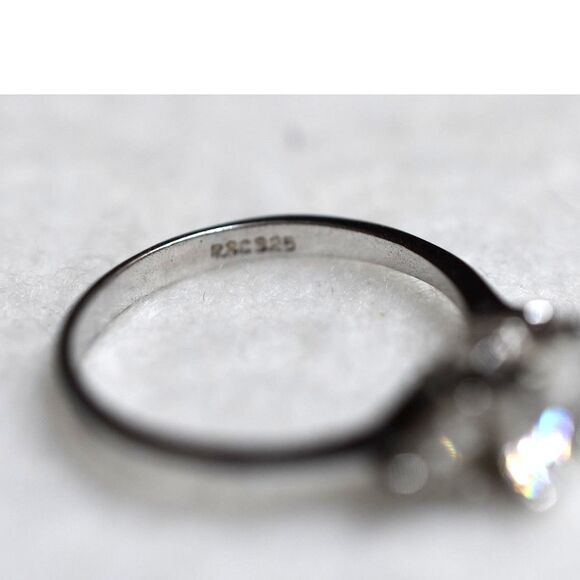 Vintage RSC 925 Silver 3 CZ Faceted Stones Size 9.5 Stunning Engagement Ring - Picture 4 of 5